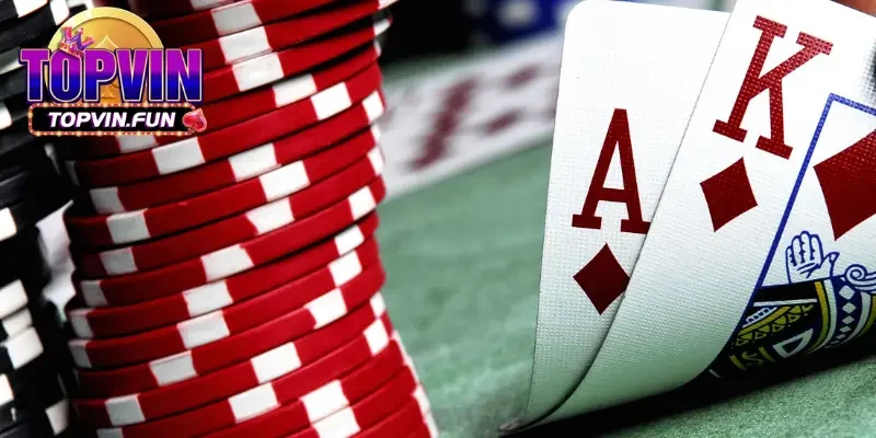 Bluff trong poker là gì mà người chơi luôn quan tâm tìm đến? 1 Các chiến lược bluff trong poker là gì?